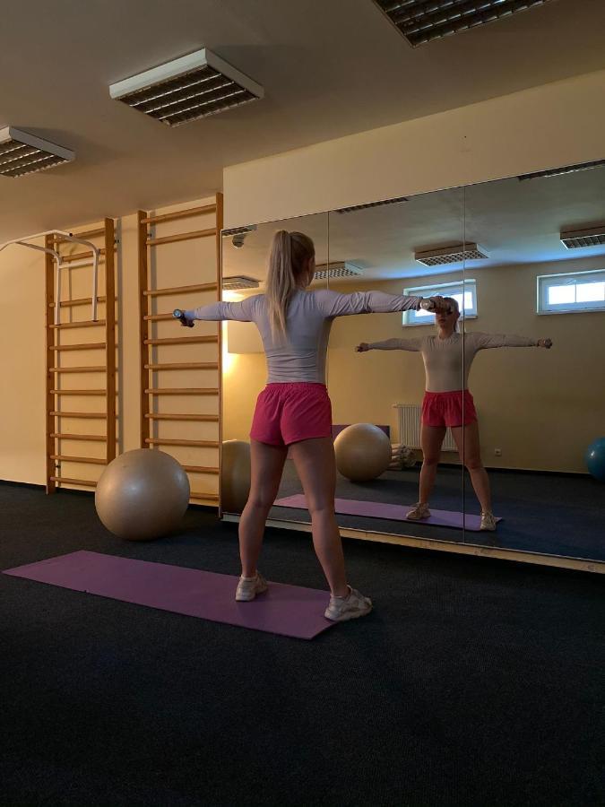 Parkhotel Na Baracke Nová Dubnica Exteriör bild