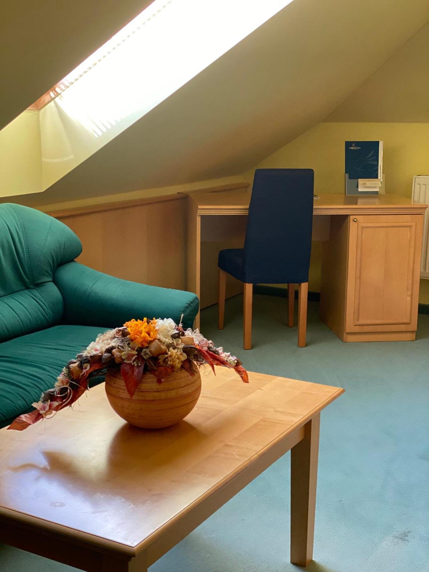 Parkhotel Na Baracke Nová Dubnica Exteriör bild