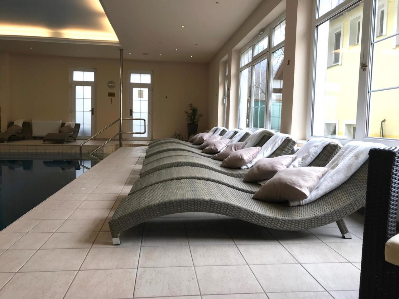 Parkhotel Na Baracke Nová Dubnica Exteriör bild