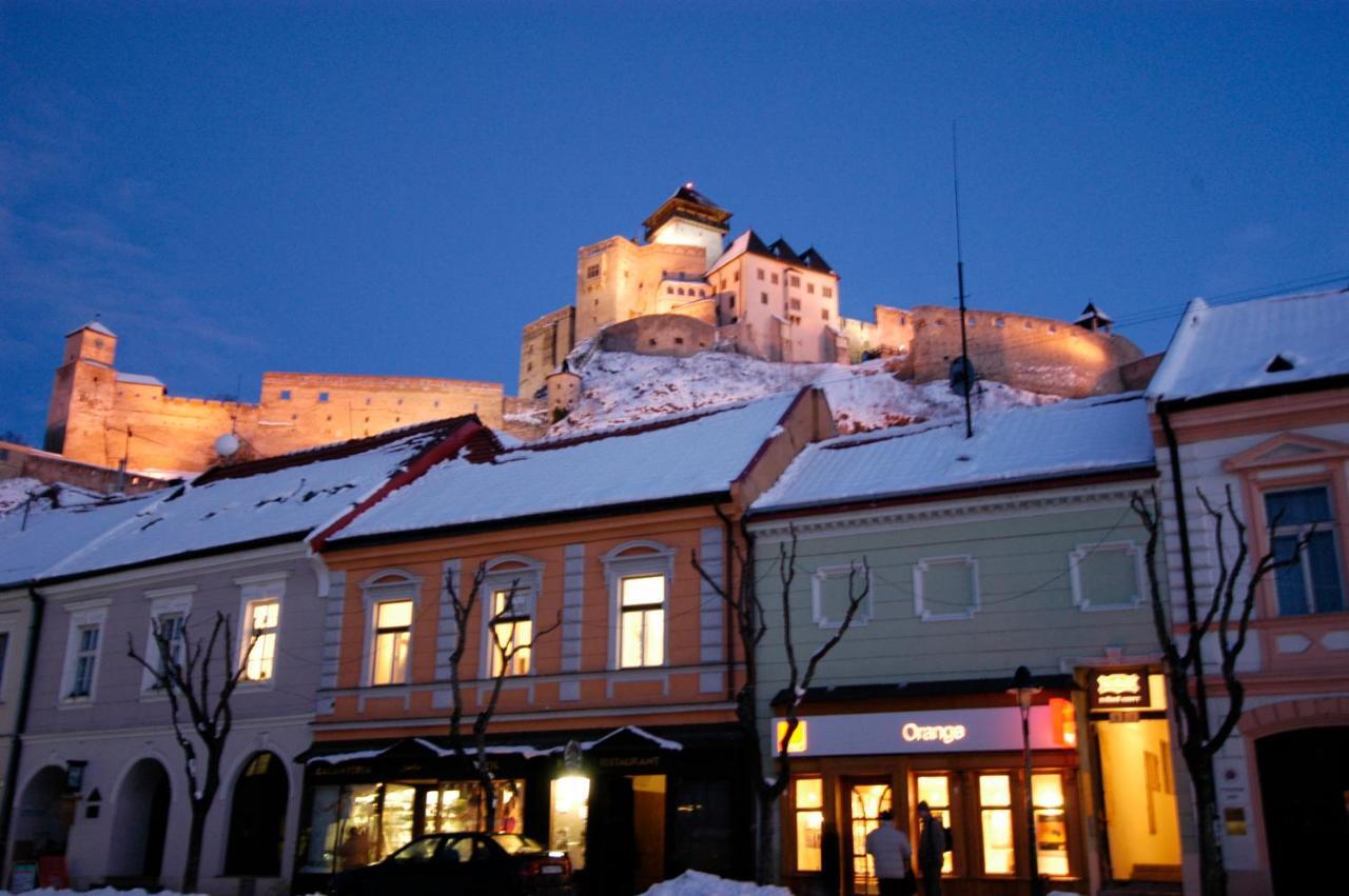 Parkhotel Na Baracke Nová Dubnica Exteriör bild